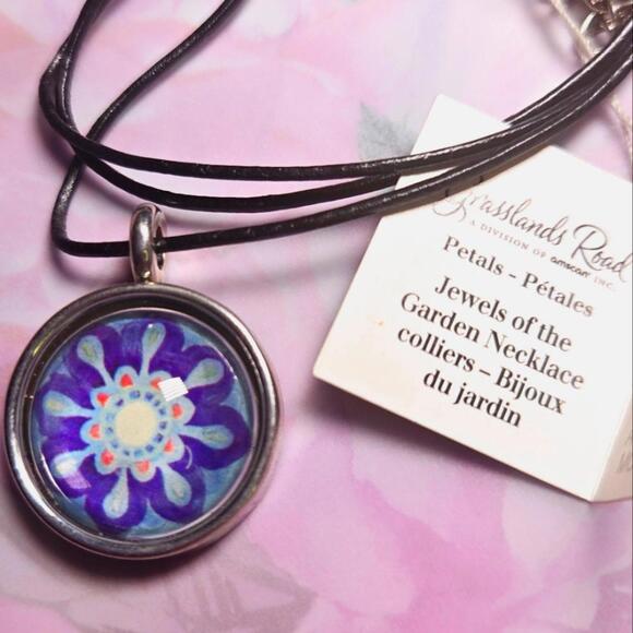 Grasslands Road Amscan Jewels of the Garden Glass Floral Pendant Necklace NWT - Picture 2 of 2